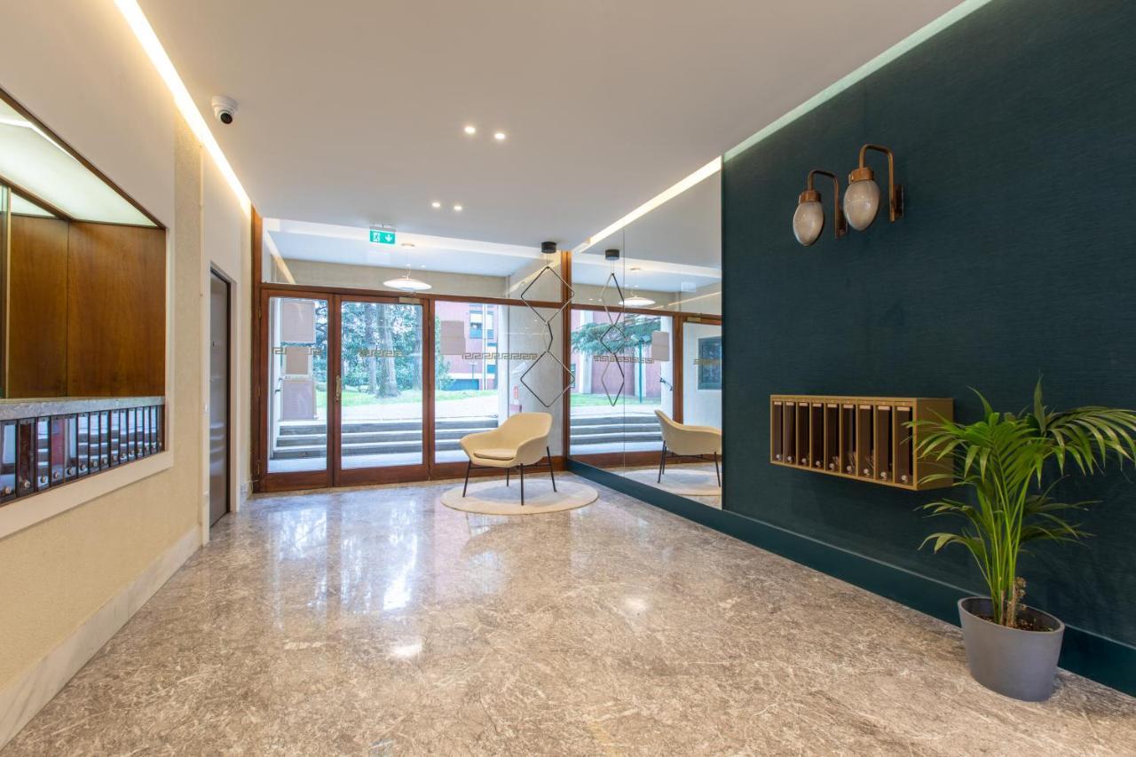 Daplace - Portaluppi Apartment Milan Bagian luar foto